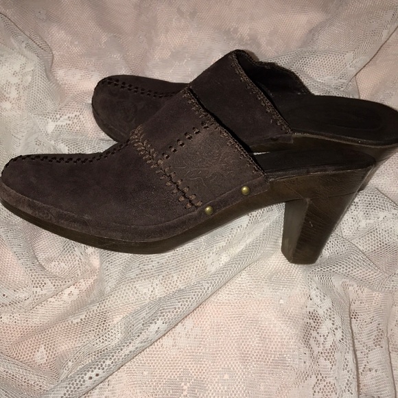 Sonoma Shoes - Genuine Suede Leather Clogs